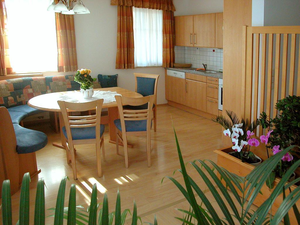 Pension Hiesel-Villa Untersbergblick Anthering Phòng bức ảnh