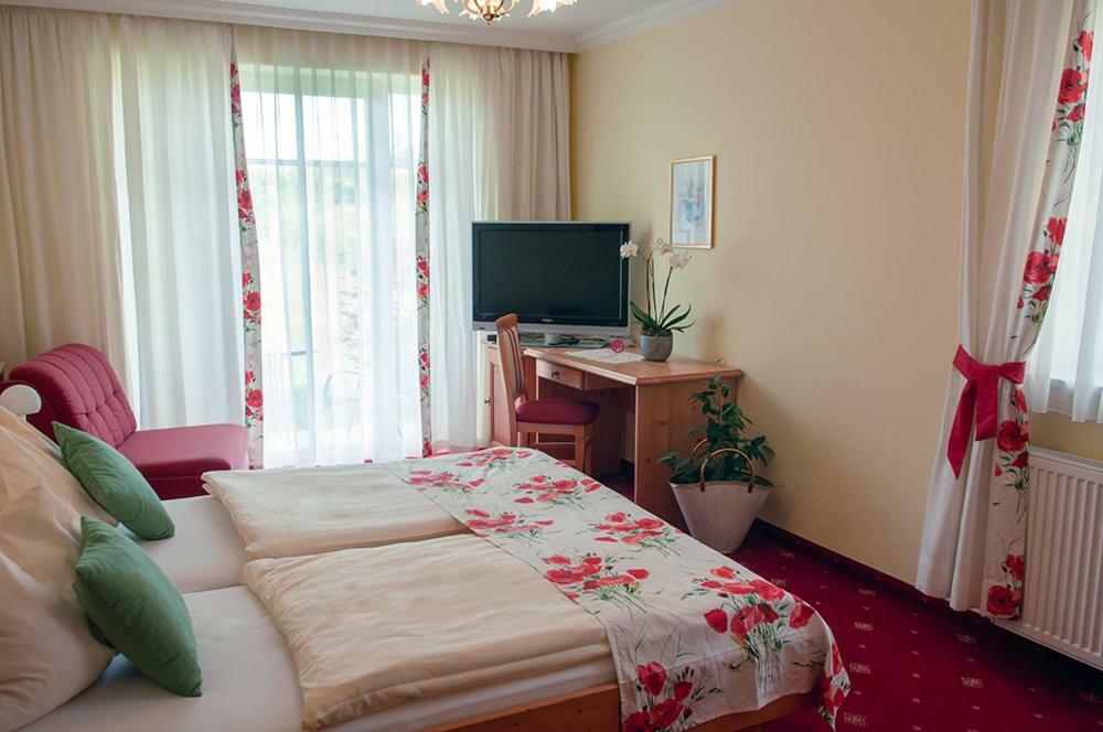 Pension Hiesel-Villa Untersbergblick Anthering Ngoại thất bức ảnh