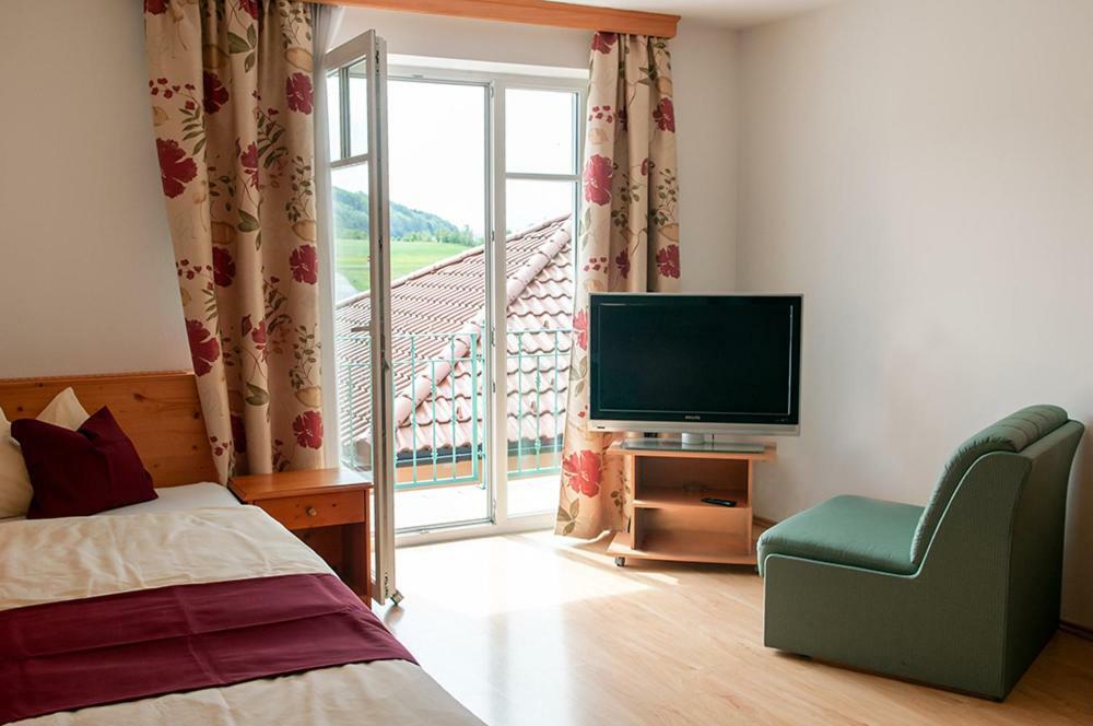 Pension Hiesel-Villa Untersbergblick Anthering Ngoại thất bức ảnh