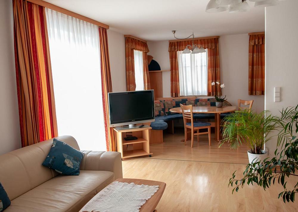Pension Hiesel-Villa Untersbergblick Anthering Ngoại thất bức ảnh